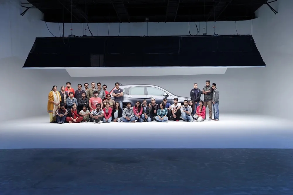 4500 sq ft. Automobile Studio