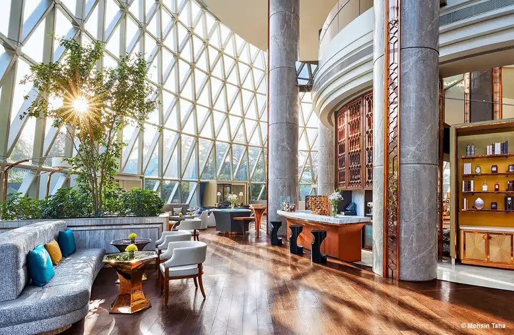 Mastering the Play of Light